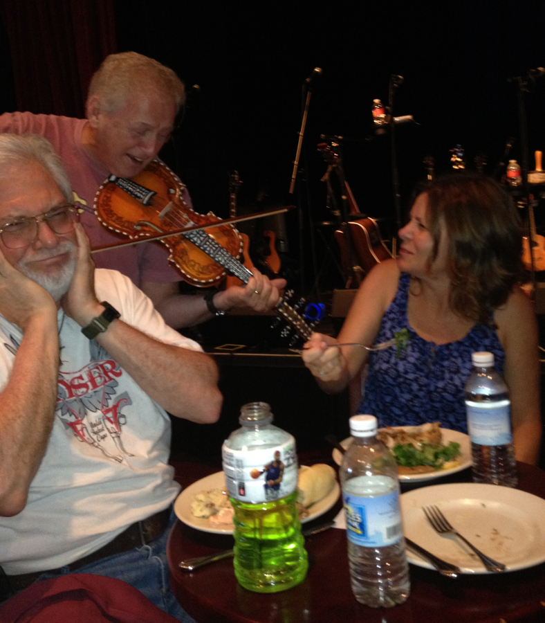 Eddie-Boggs-serenades-Greg-Jennifer-with-a-Hardanger-Fiddle